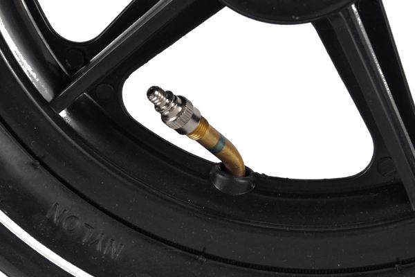 Eenvoudig op ventiel te schroeven.