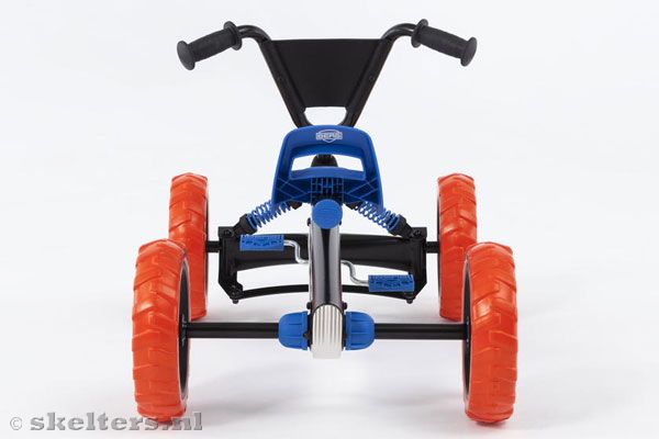 De afmetingen zijn: 83x49x50  cm. (lxbxh)