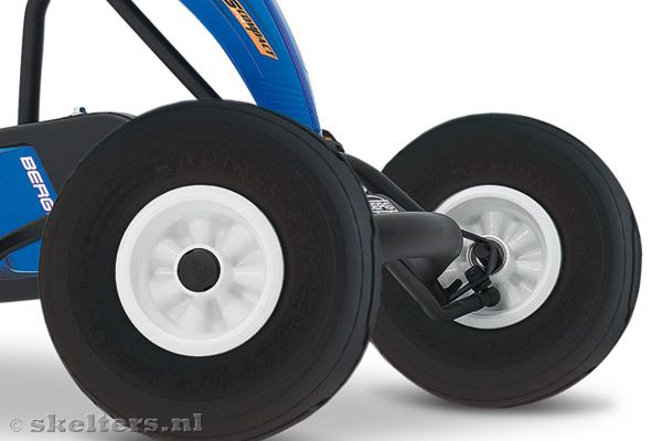 Voorzien van luchtbanden.