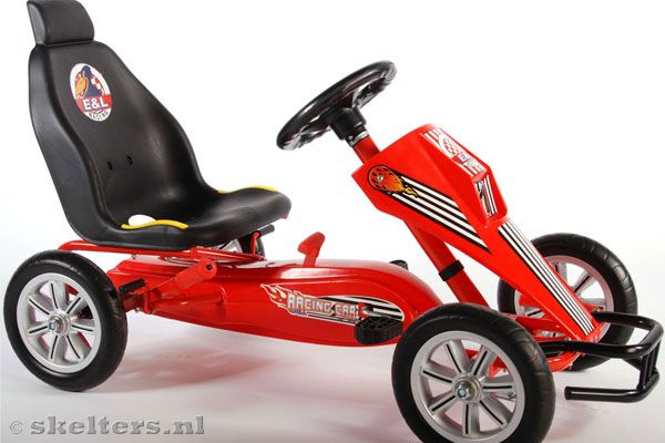 Met gesloten kettingkast.