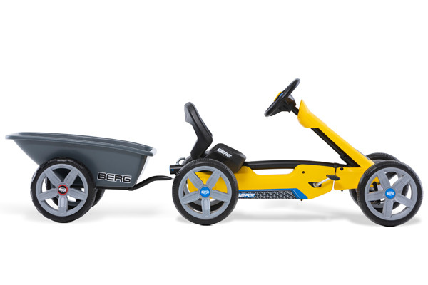 De Reppy aanhanger achter een Reppy skelter.