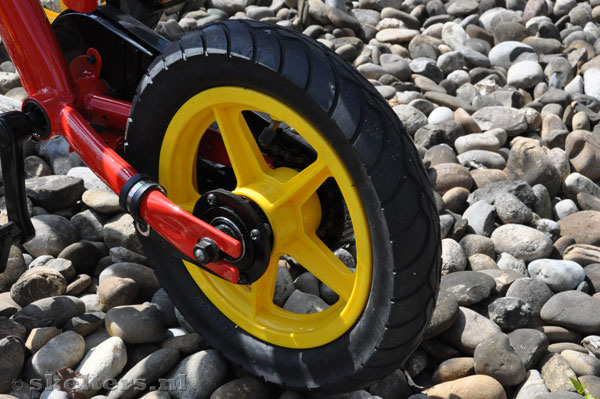 Luchtbanden op de BERG Triggy.