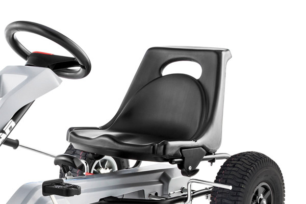 Ergonomisch gevormde kuipstoel.